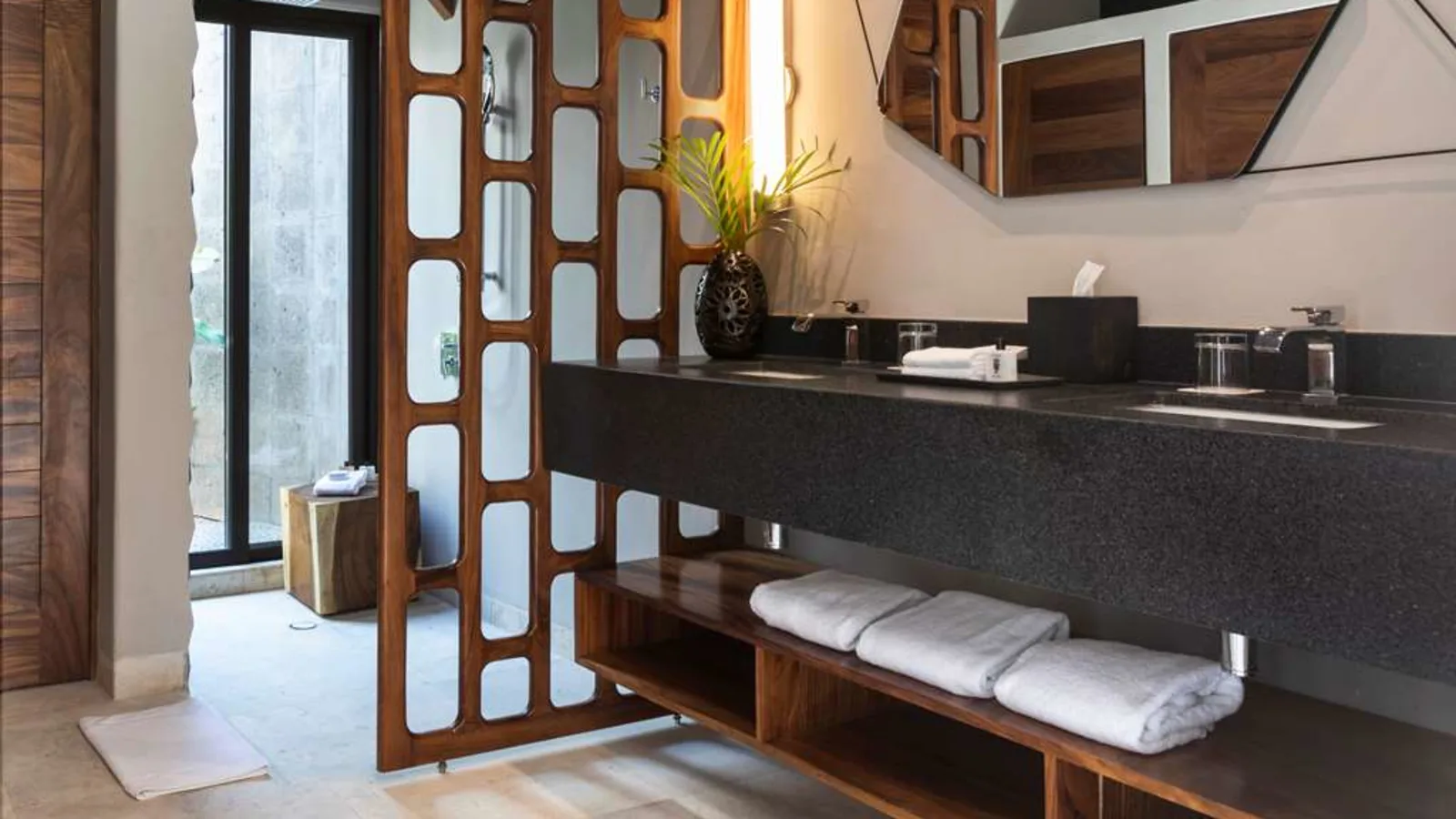 Thompson Zihuatanejo, a Hyatt Hotel